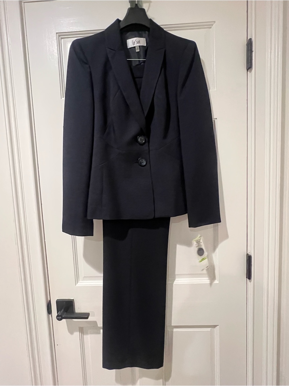 NWT Le Suit Black Women's Two-Button Blazer and Skirt Set